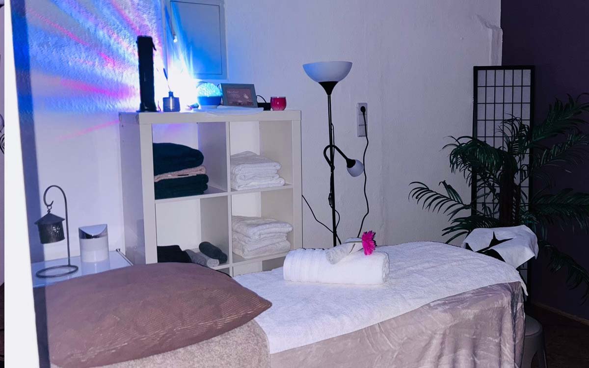 Hot-Stone Arrangement